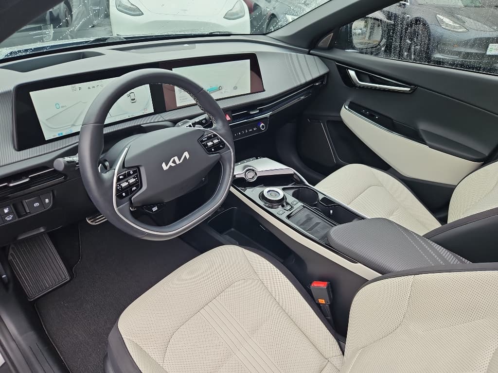 2022 Kia EV6 view 19