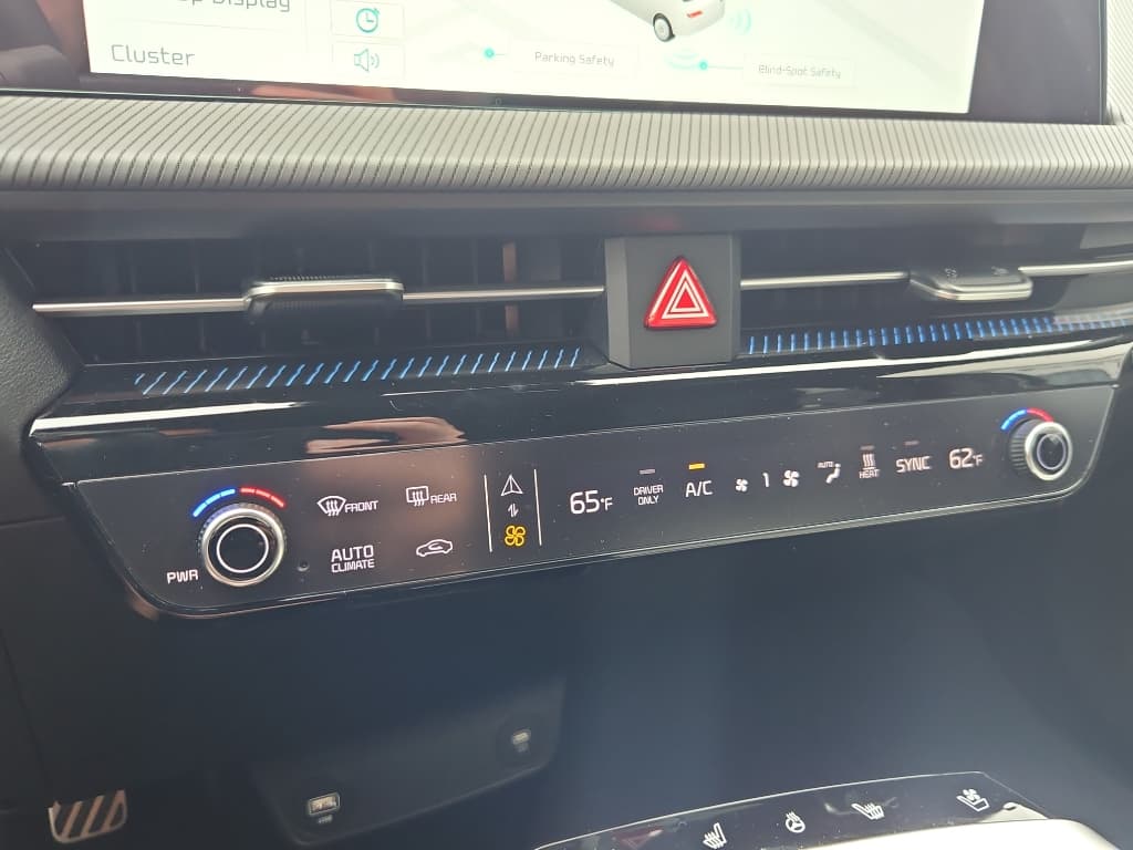 2022 Kia EV6 view 17