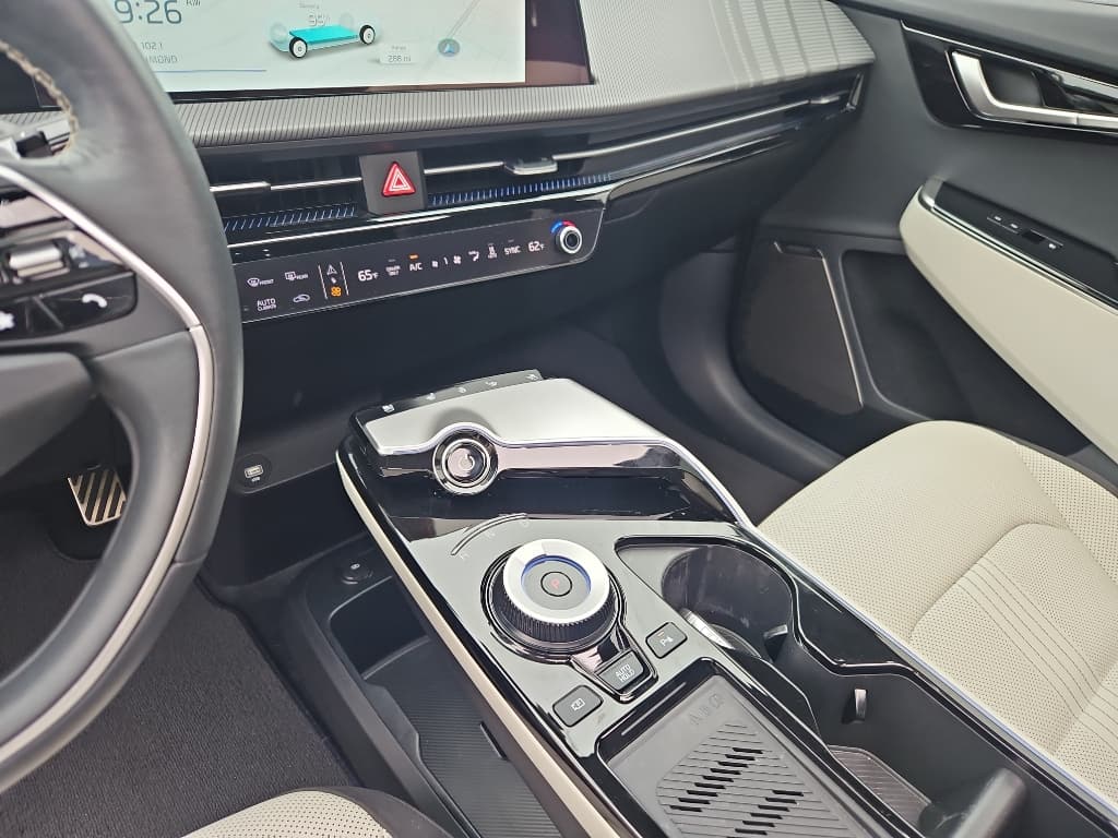 2022 Kia EV6 view 21