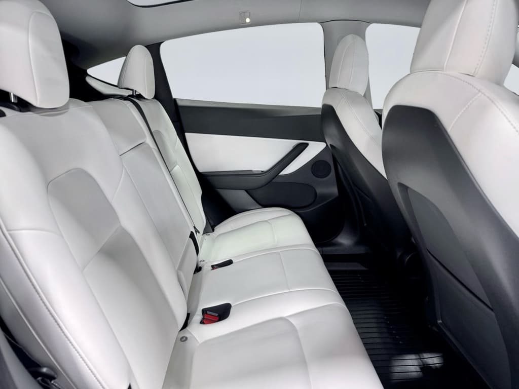 2021 Tesla Model Y view 20