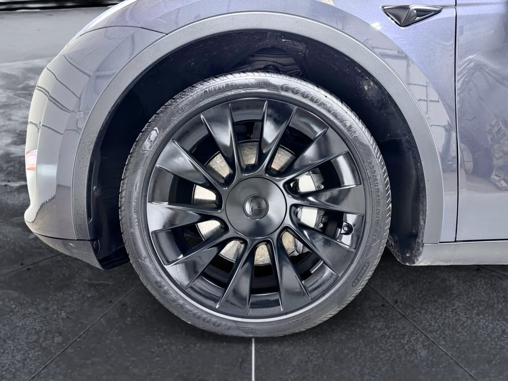 2021 Tesla Model Y view 29