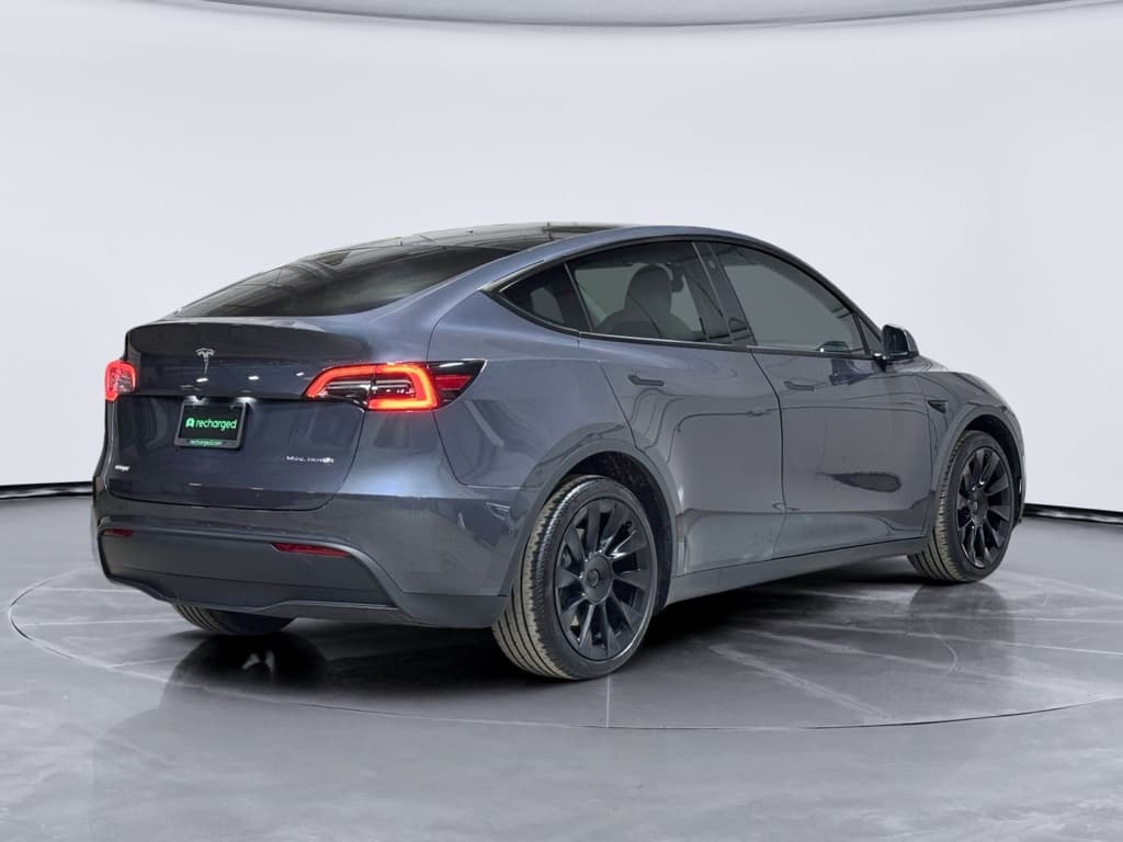 2021 Tesla Model Y view 3