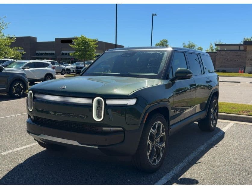 2025 Rivian R1S