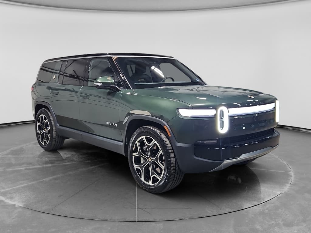 2025 Rivian R1S view 4