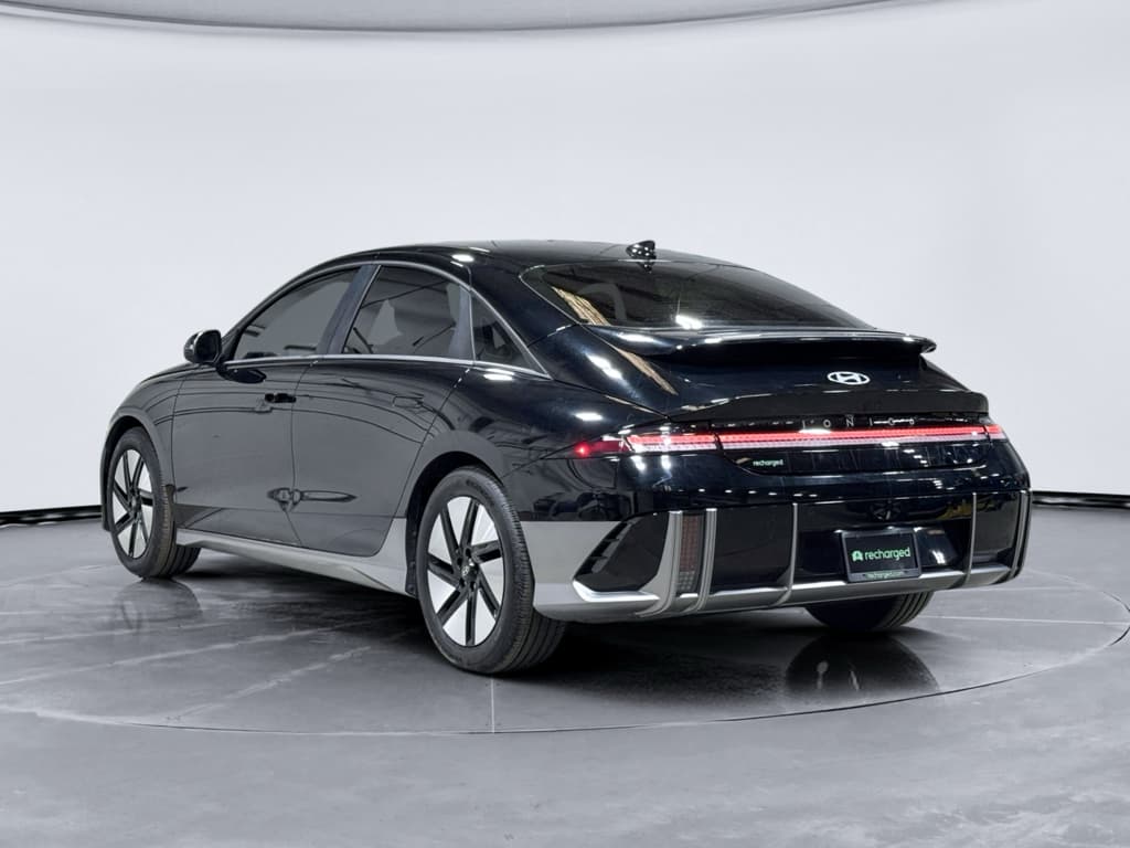 2024 Hyundai IONIQ 6 view 2