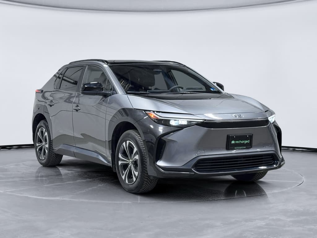 2024 Toyota bZ4X view 4