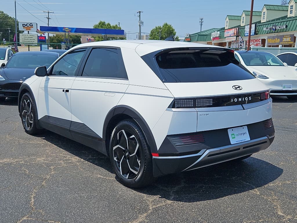 2022 Hyundai IONIQ 5 view 2