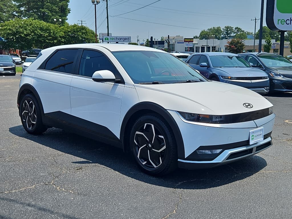 2022 Hyundai IONIQ 5 view 4
