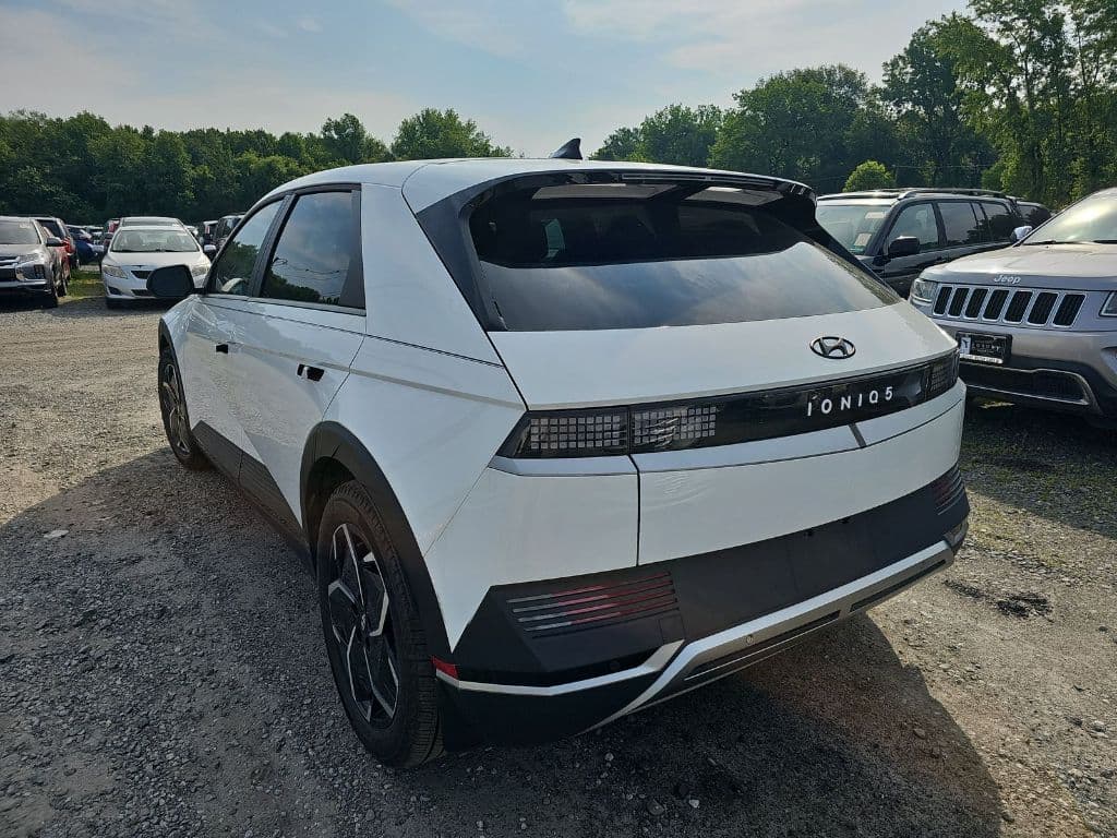 2022 Hyundai IONIQ 5 view 6