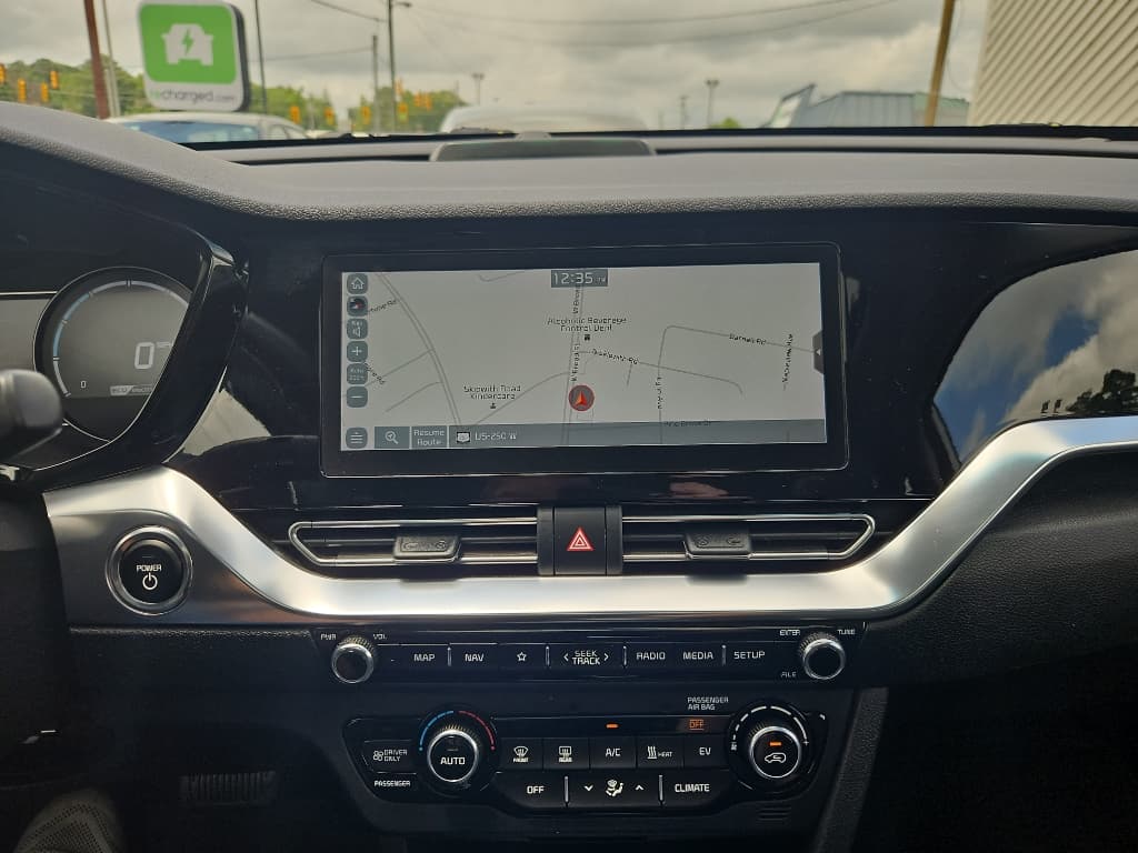 2020 Kia Niro EV view 11