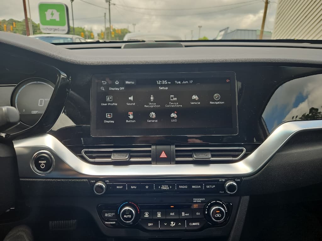 2020 Kia Niro EV view 13