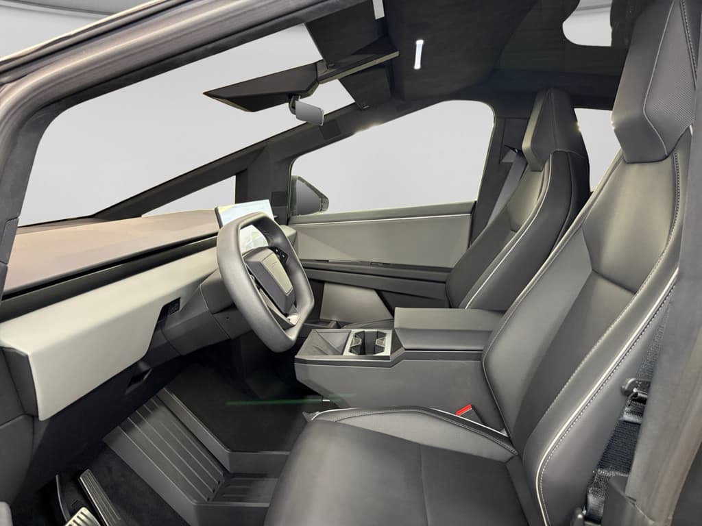 2025 Tesla Cybertruck view 16