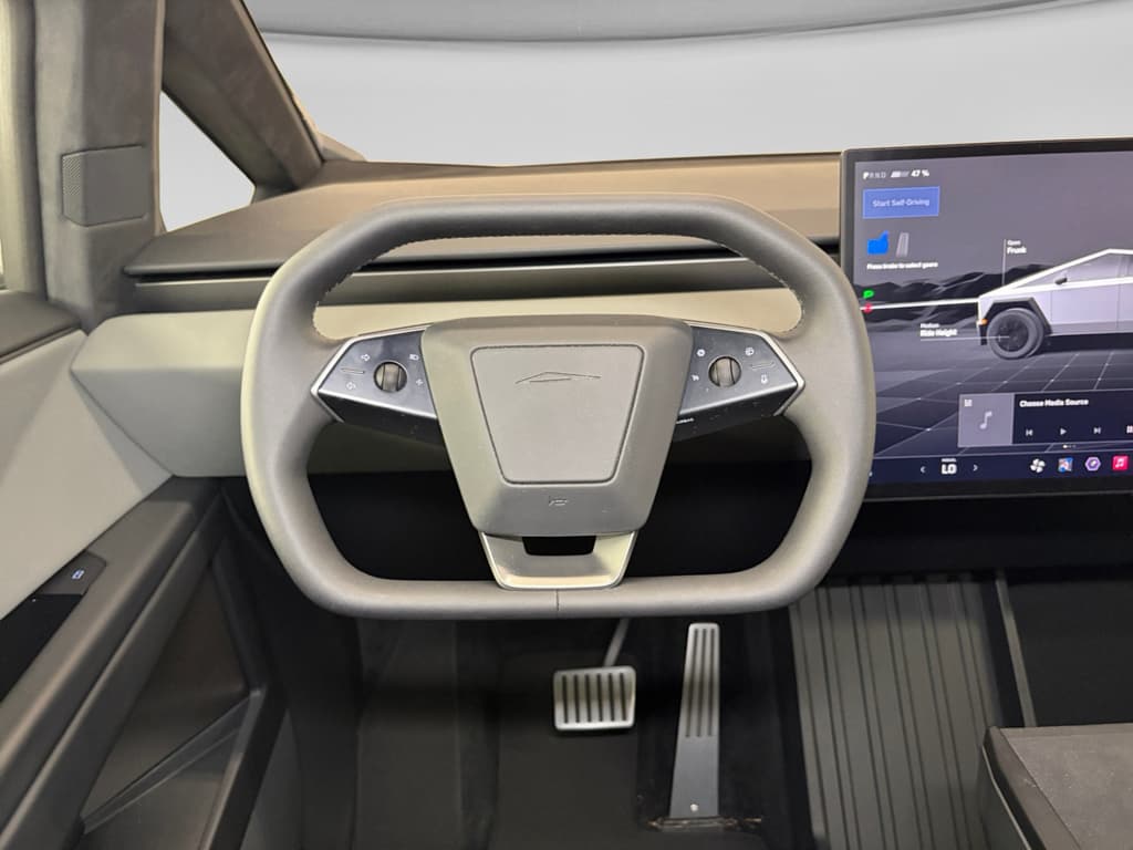 2025 Tesla Cybertruck view 8