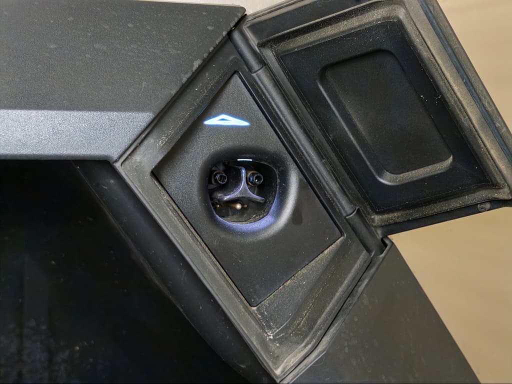 2025 Tesla Cybertruck view 5
