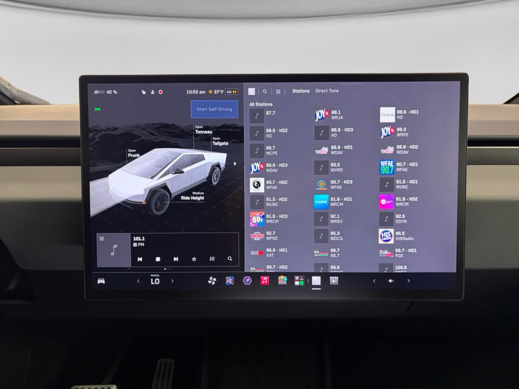 2025 Tesla Cybertruck view 10