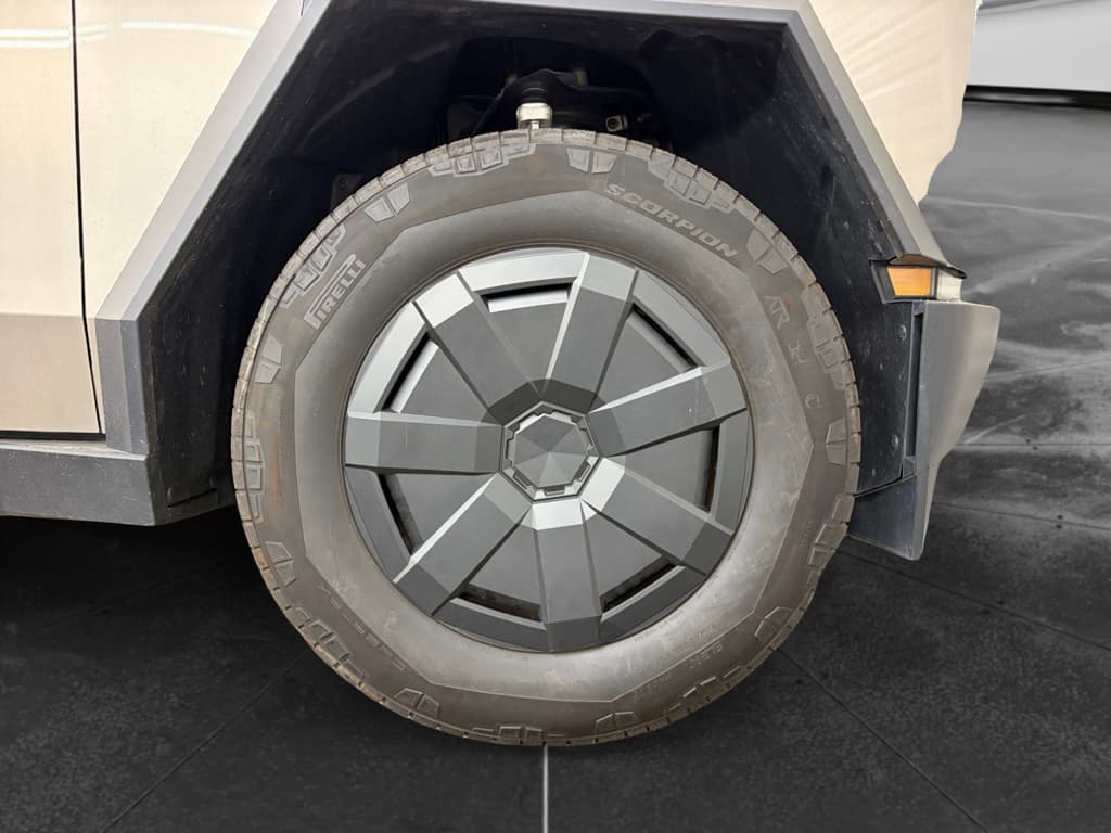 2025 Tesla Cybertruck view 32