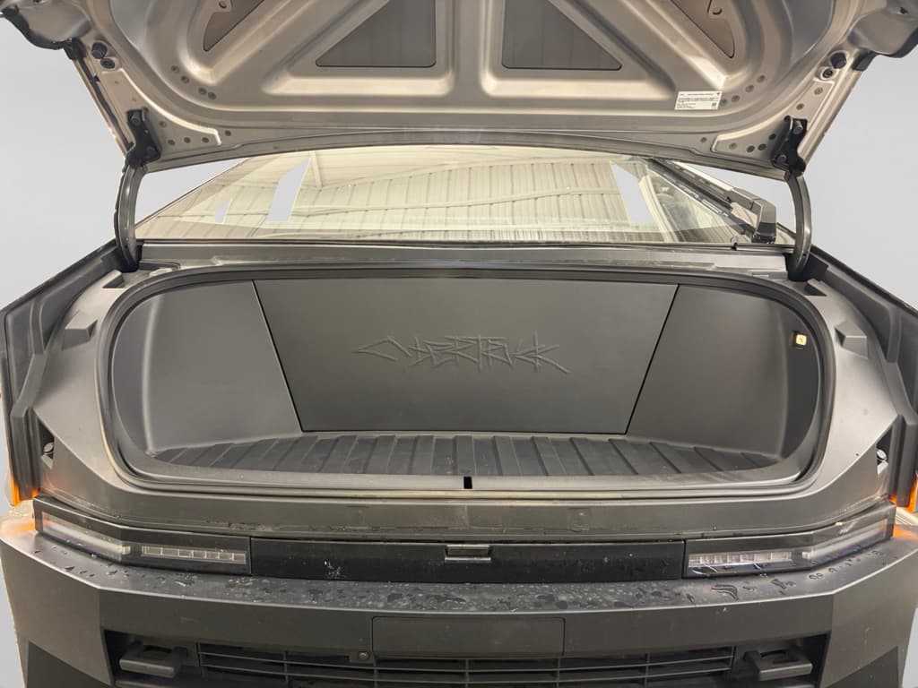 2025 Tesla Cybertruck view 23