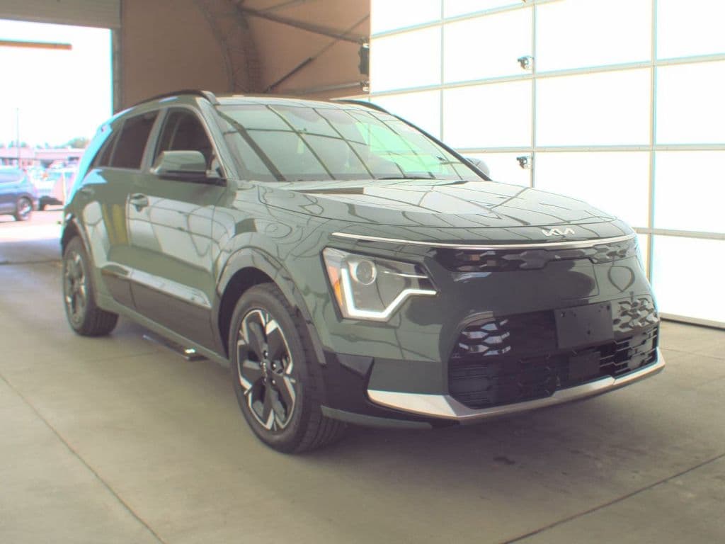 2023 Kia Niro EV view 3