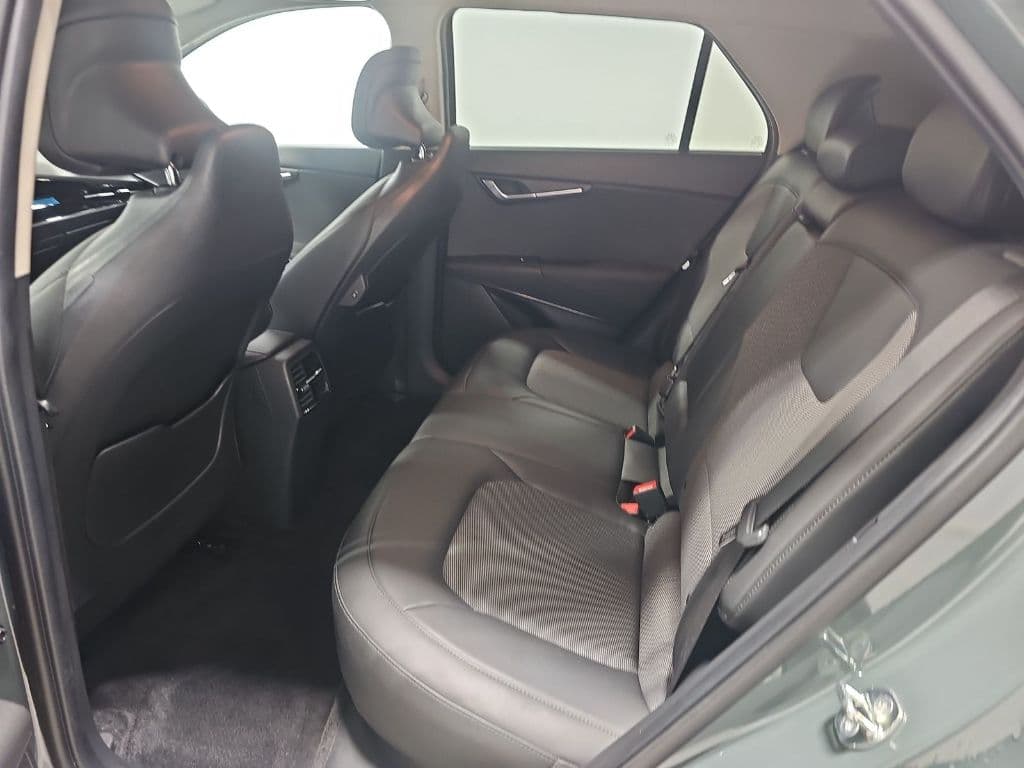2023 Kia Niro EV view 8