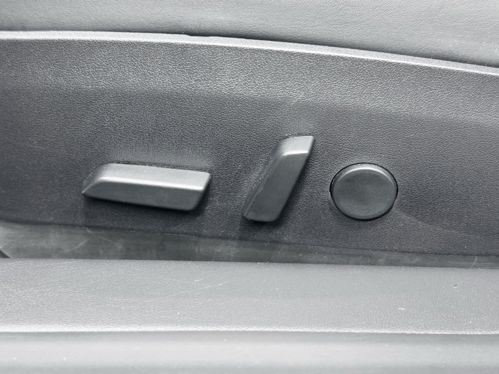 2018 Tesla Model 3 view 7