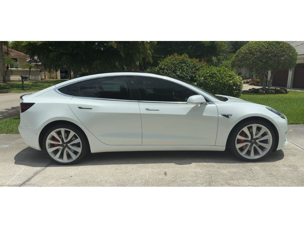 2018 Tesla Model 3 view 3