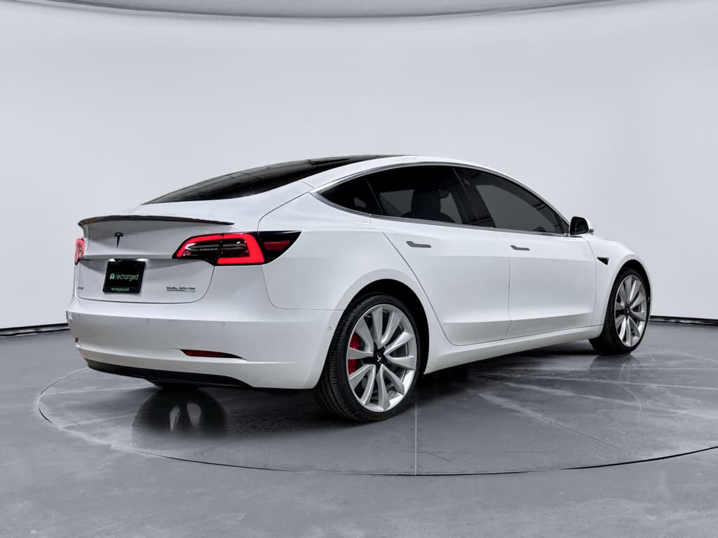2018 Tesla Model 3 view 3