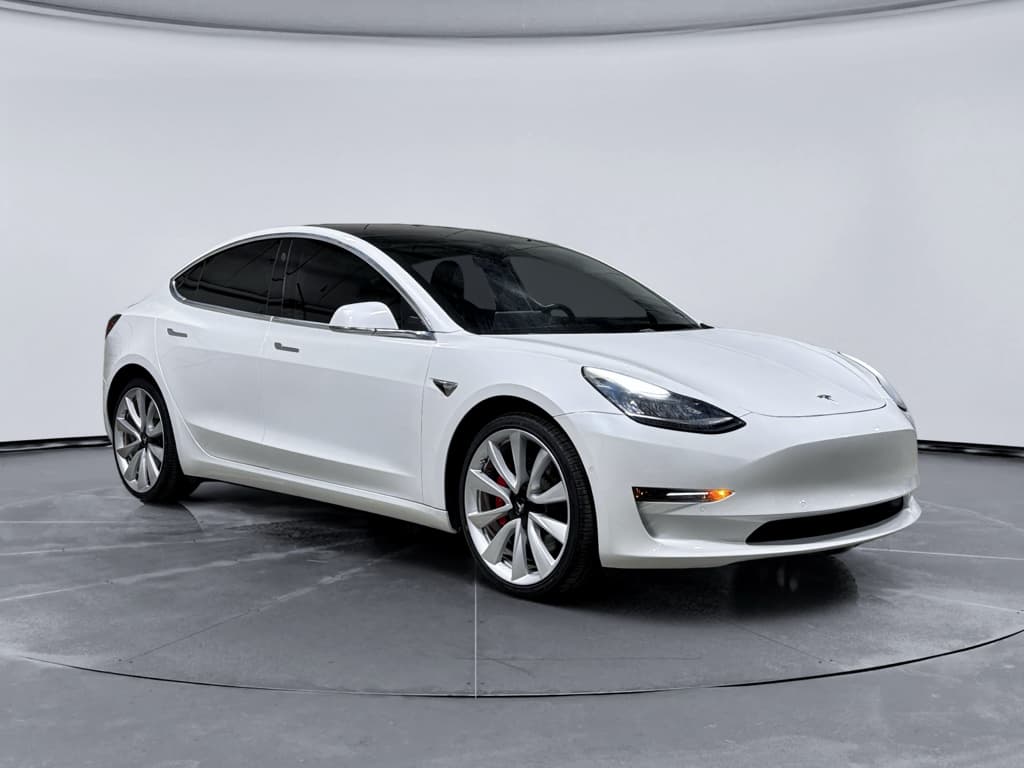 2018 Tesla Model 3 view 4