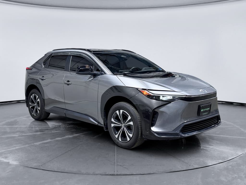 2024 Toyota bZ4X view 4