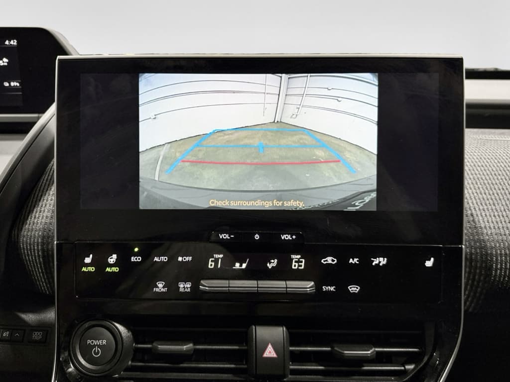 2024 Toyota bZ4X view 13