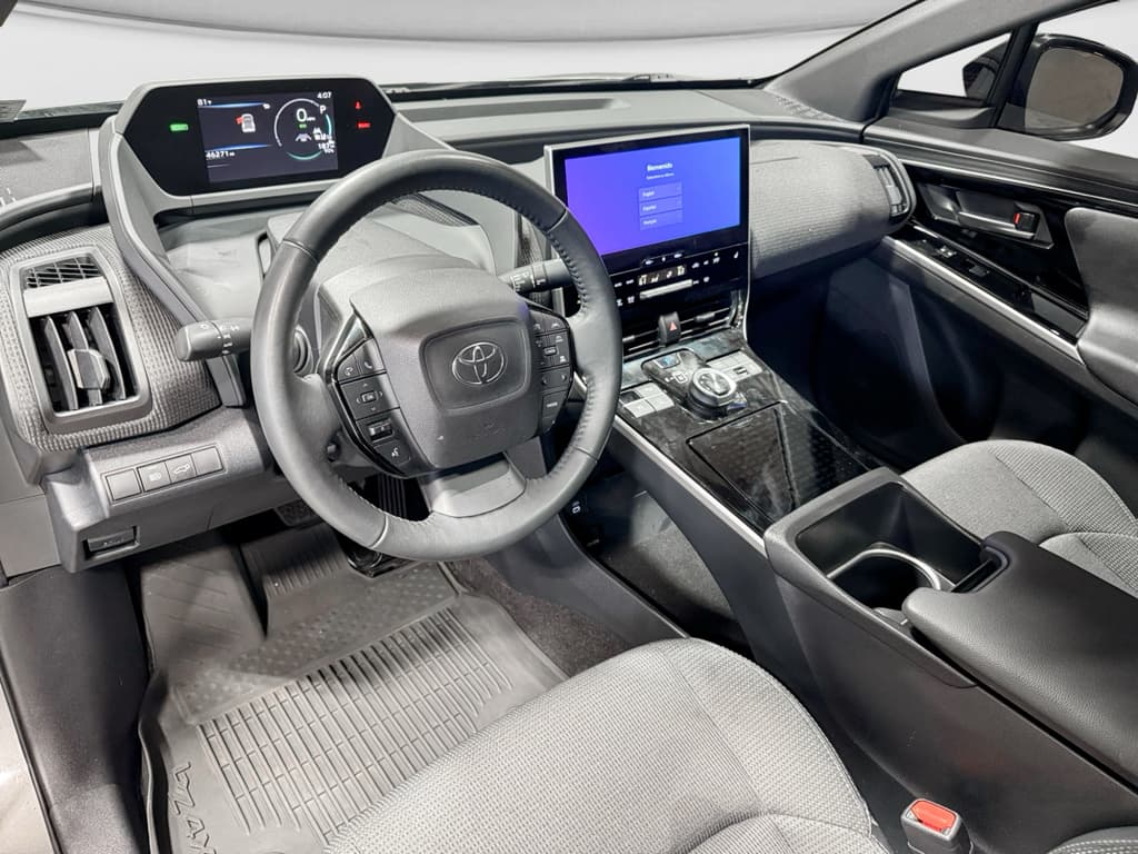 2024 Toyota bZ4X view 17