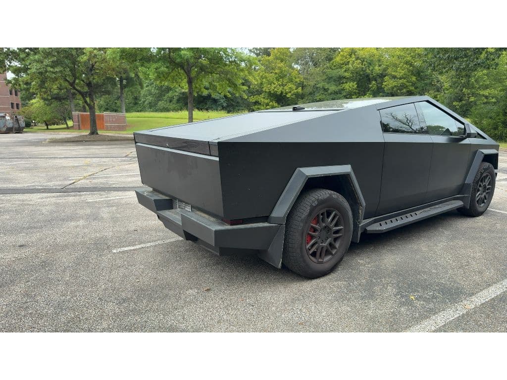 2025 Tesla Cybertruck view 4