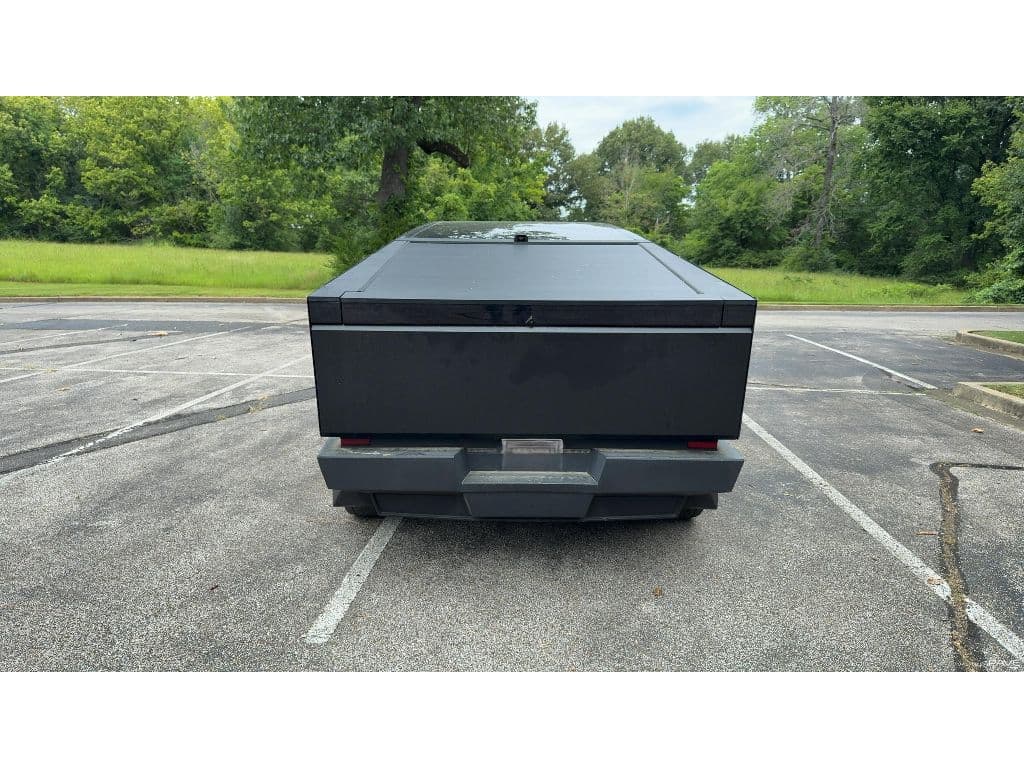 2025 Tesla Cybertruck view 5