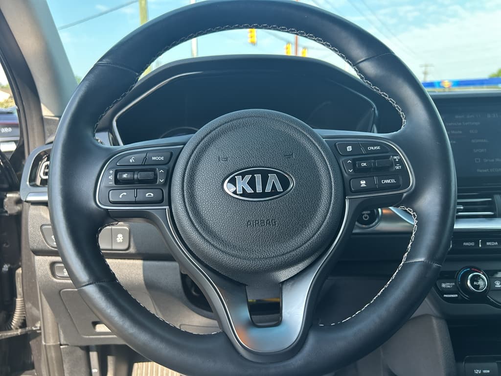 2020 Kia Niro EV view 8
