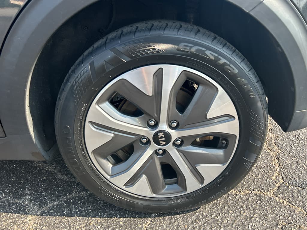 2020 Kia Niro EV view 28