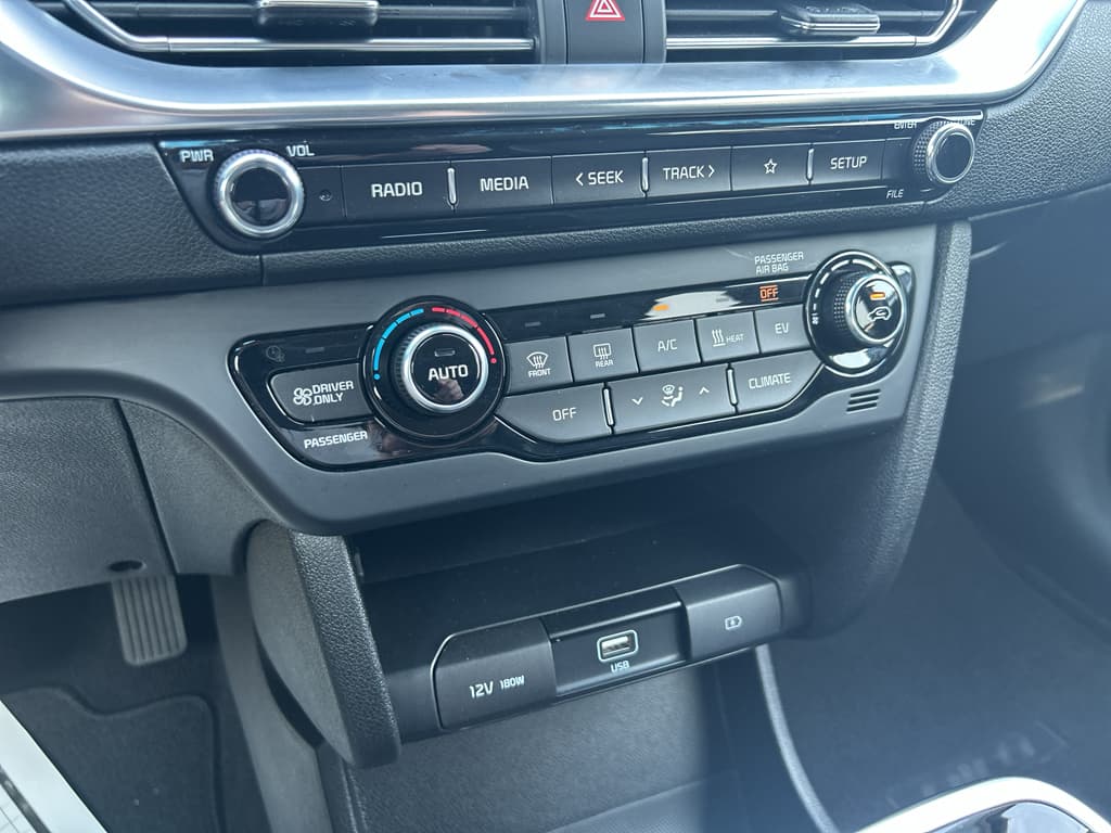 2020 Kia Niro EV view 12