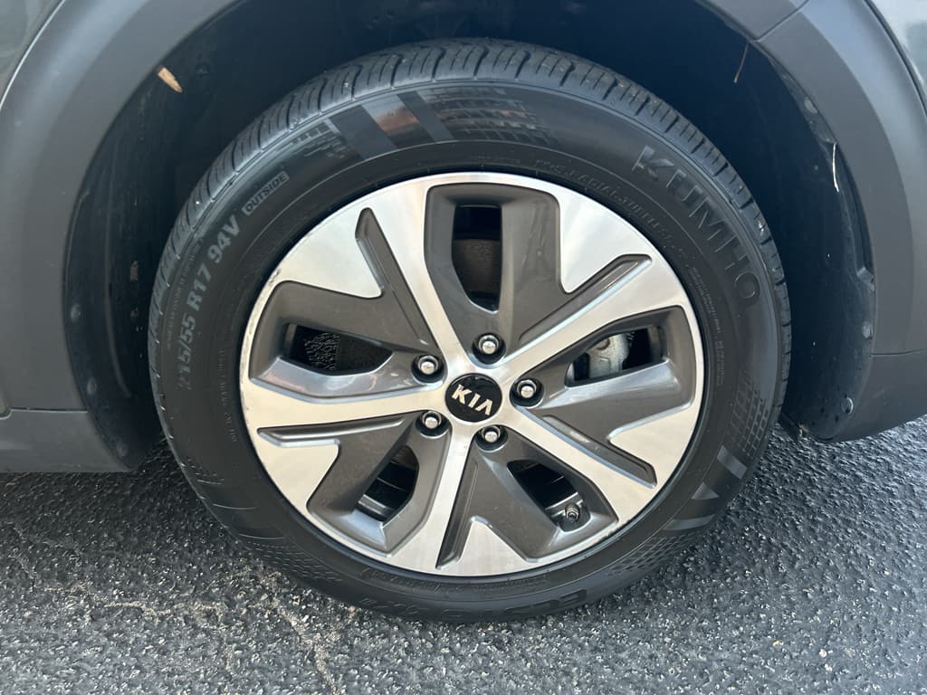 2020 Kia Niro EV view 24