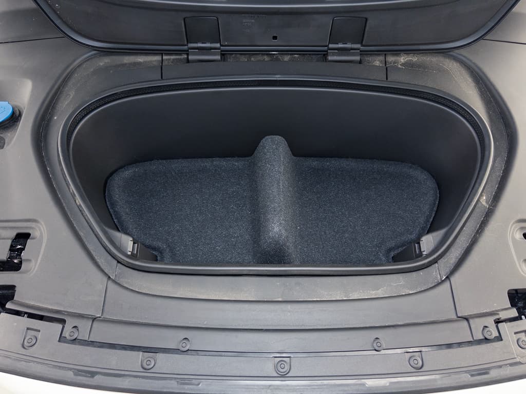 2023 Volvo XC40 view 27