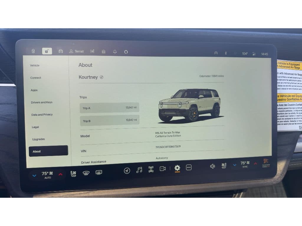 2025 Rivian R1S view 6