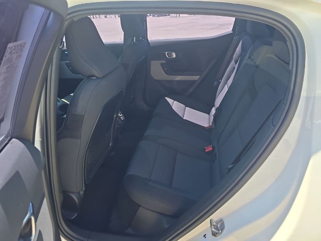 2022 Polestar Polestar 2 view 8