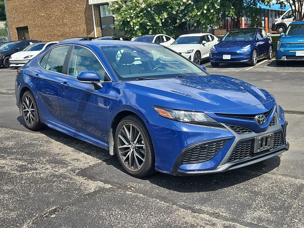 2023 Toyota Camry view 4