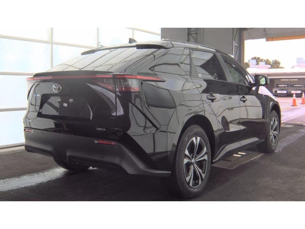 2024 Toyota bZ4X view 3
