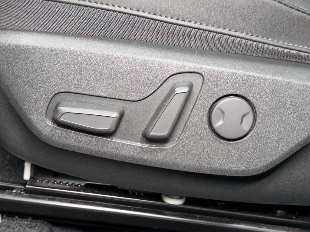 2023 Kia Niro PHEV view 7