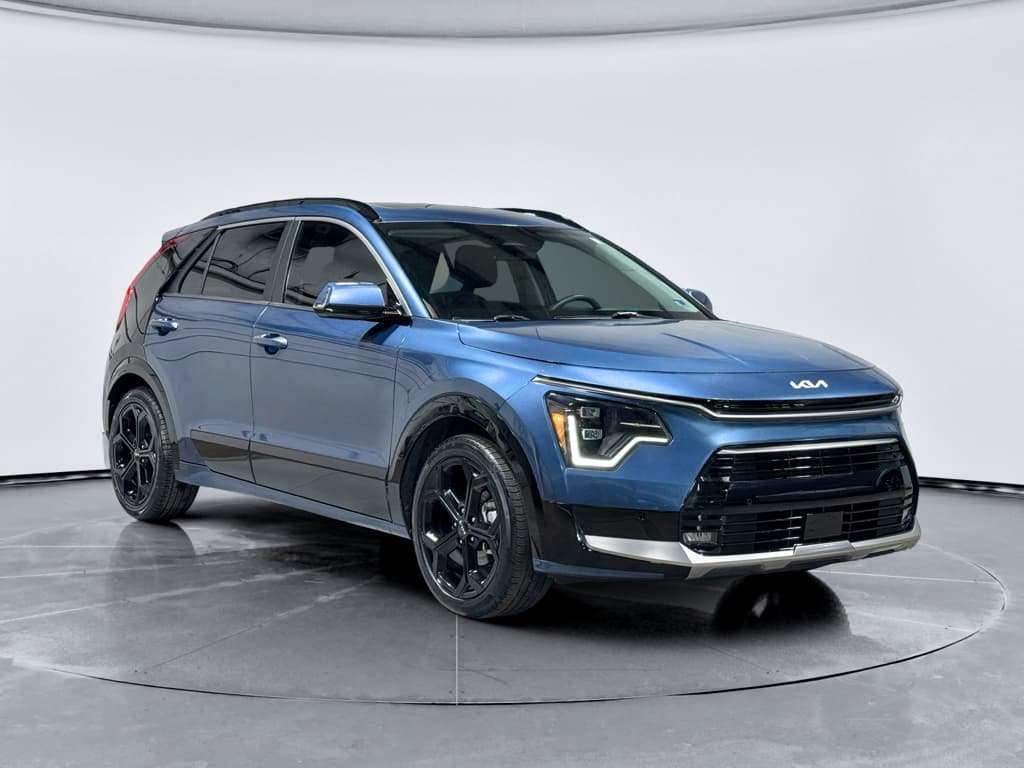 2023 Kia Niro PHEV view 4
