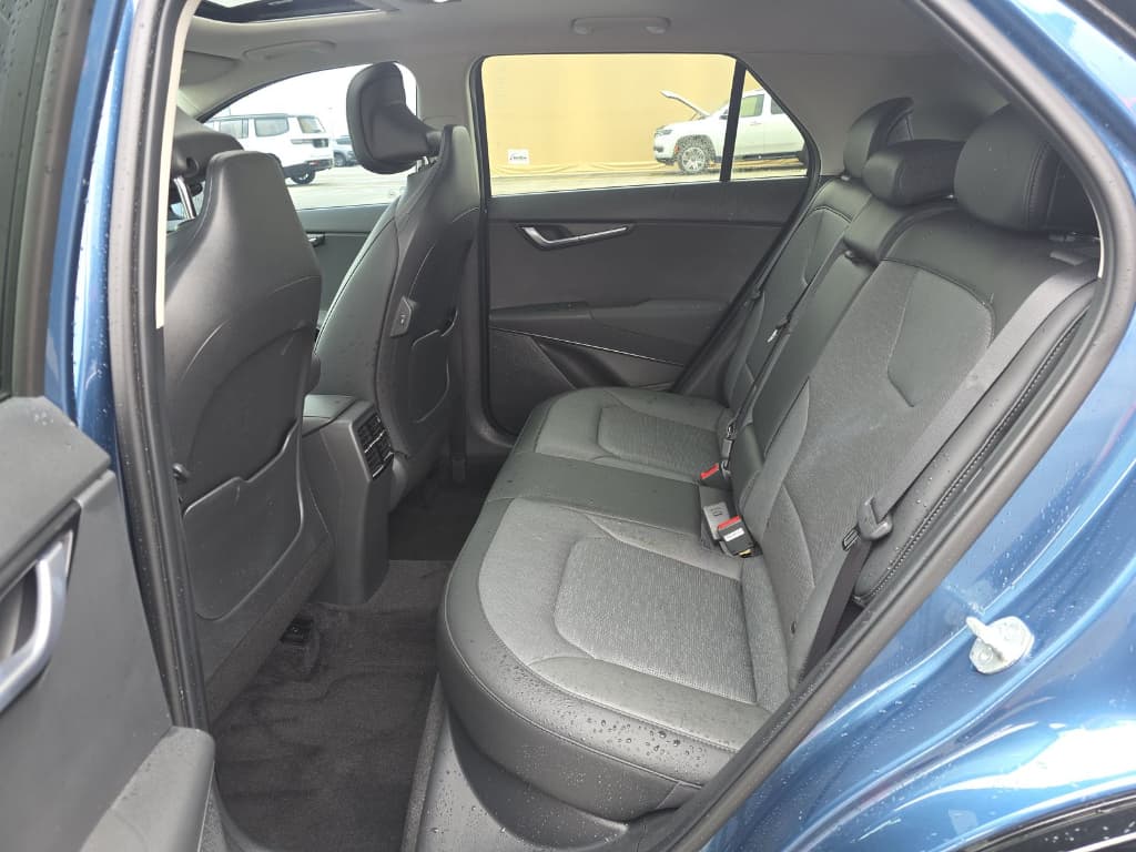 2023 Kia Niro PHEV view 6