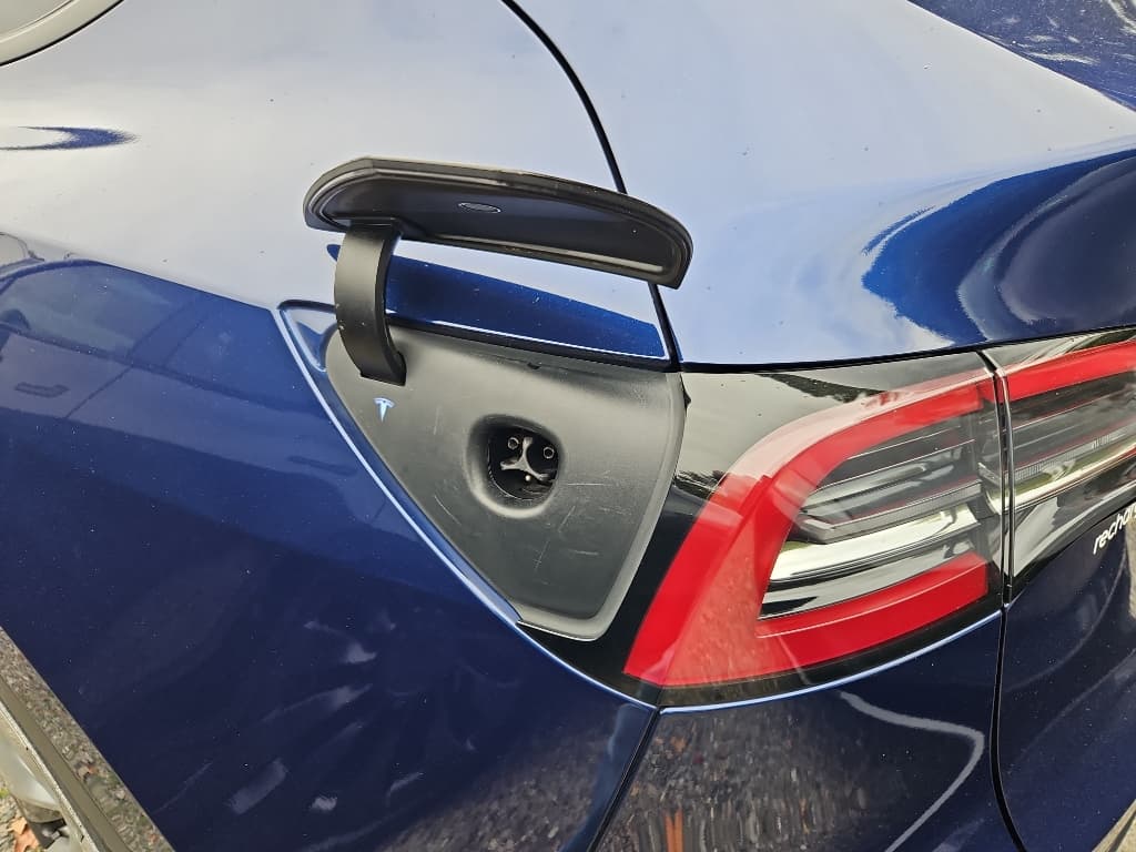 2024 Tesla Model Y view 5