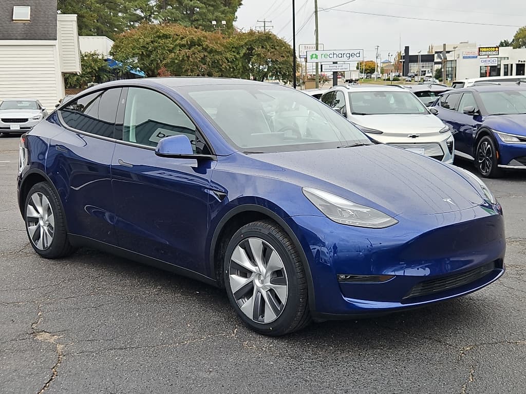 2024 Tesla Model Y view 4