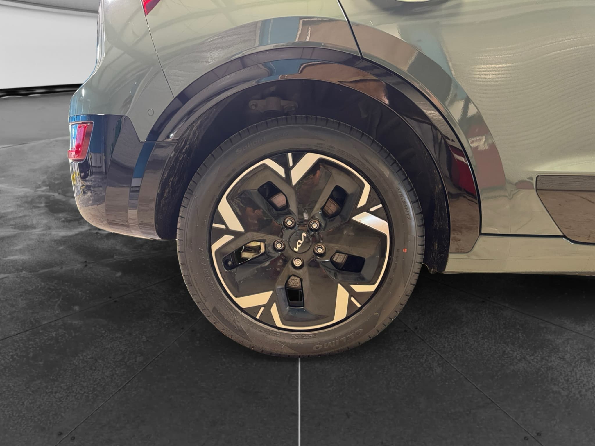 2023 Kia Niro EV view 37