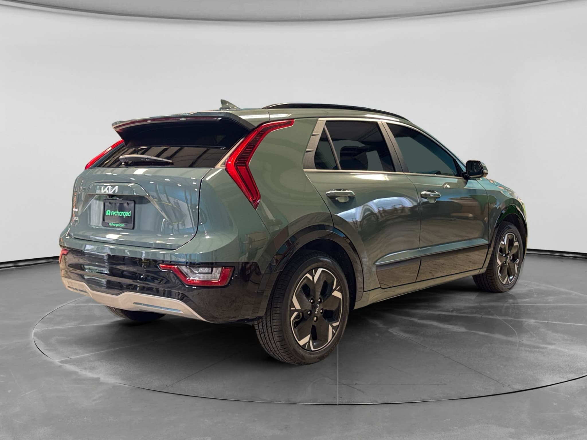 2023 Kia Niro EV view 3