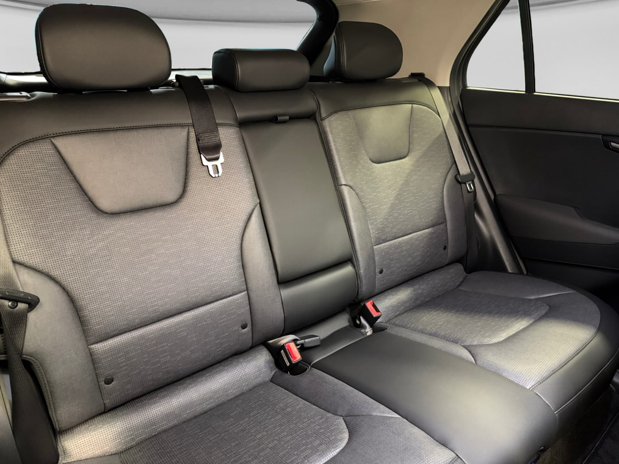 2023 Kia Niro EV view 22