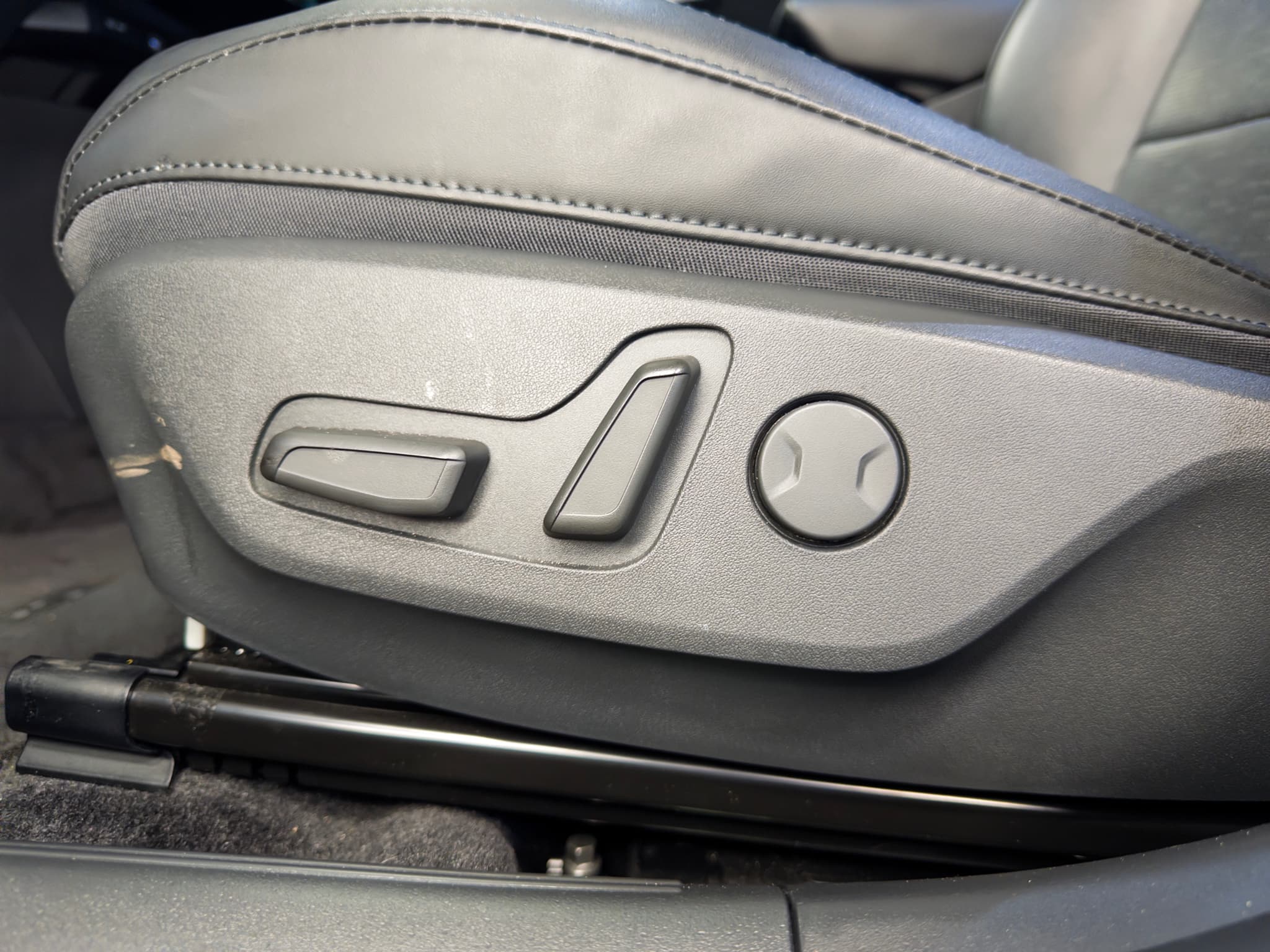 2023 Kia Niro EV view 6